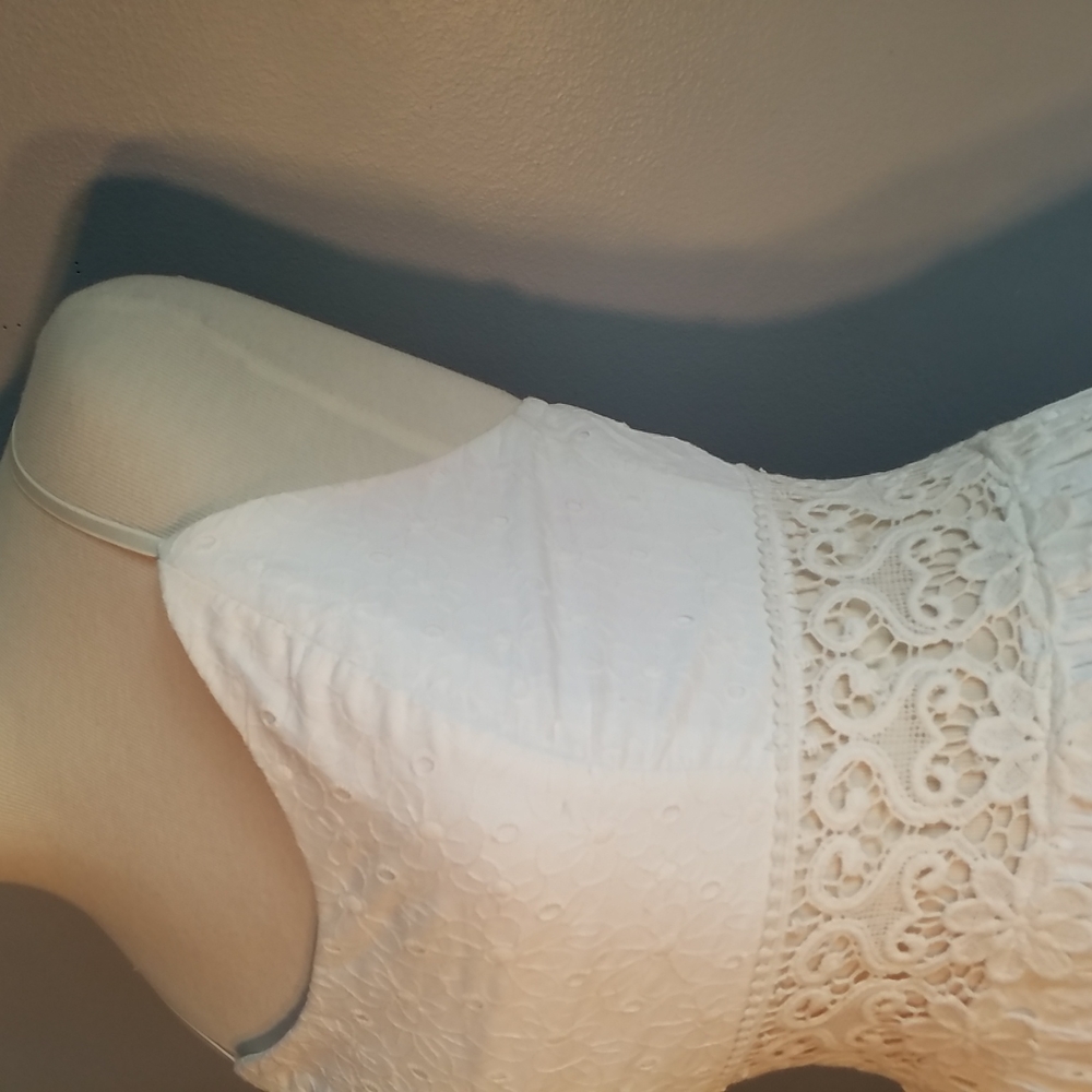 Trixxi DRESS SZ 3 Creamy Milk White Eyelet Lace Peekaboo Waist Spaghetti Straps - Picture 3 of 8